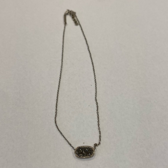 Kendra Scott Jewelry - Kendra Scott silver Elisa necklace w grey drusy stone